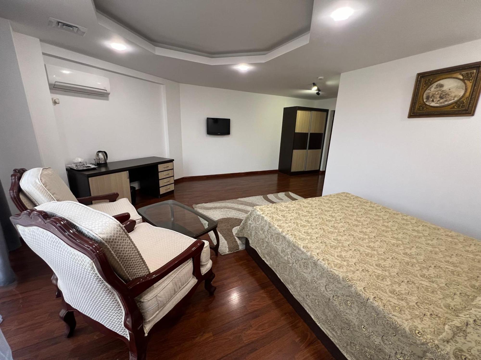 Vanatur Hotel Ґюмрі Екстер'єр фото
