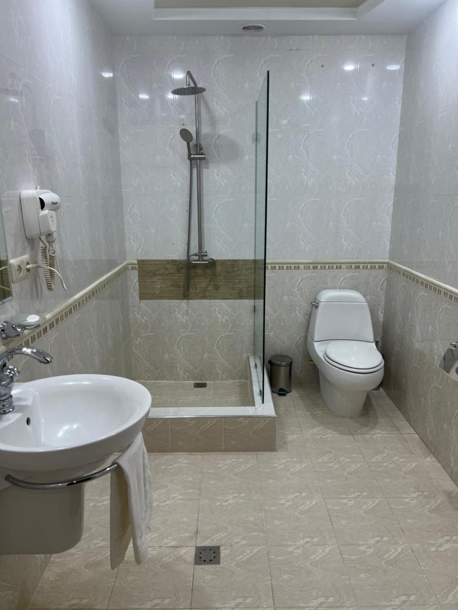Vanatur Hotel Ґюмрі Екстер'єр фото