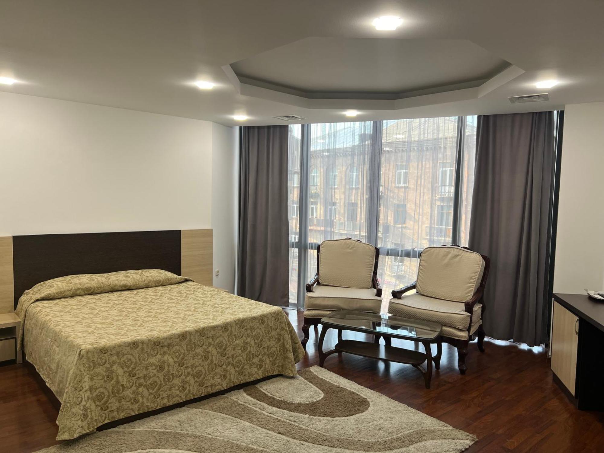 Vanatur Hotel Ґюмрі Екстер'єр фото
