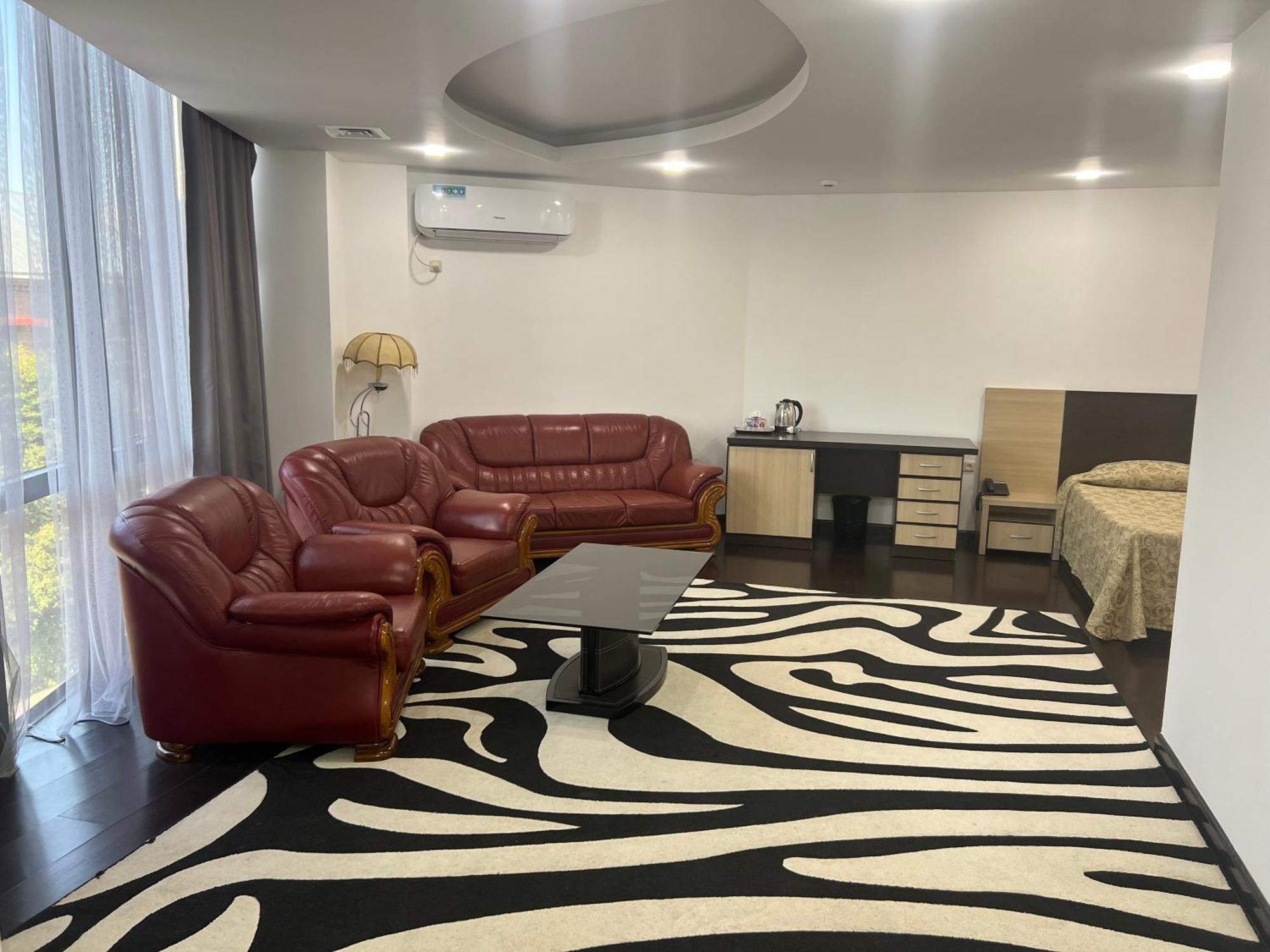 Vanatur Hotel Ґюмрі Екстер'єр фото