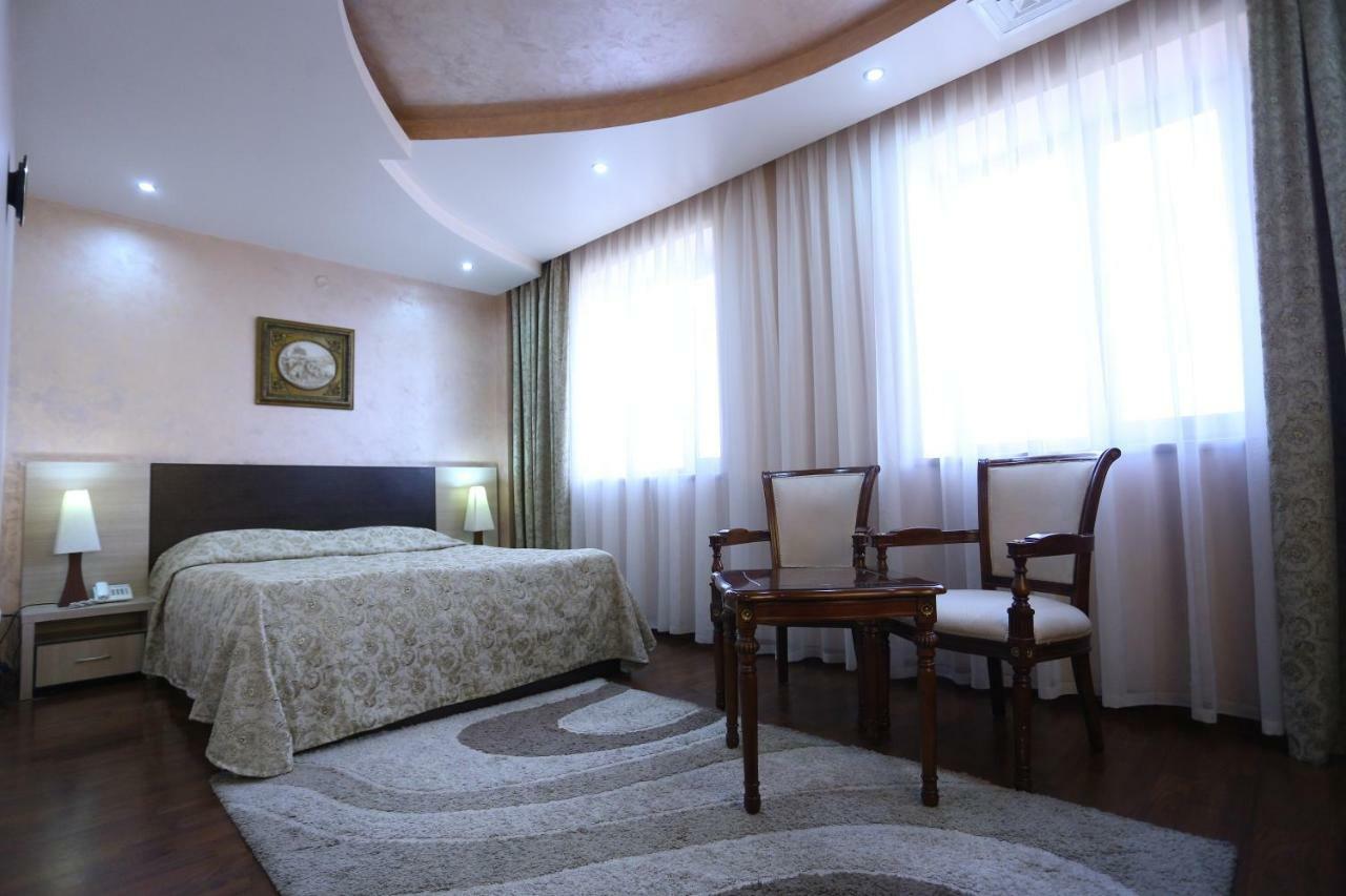 Vanatur Hotel Ґюмрі Екстер'єр фото