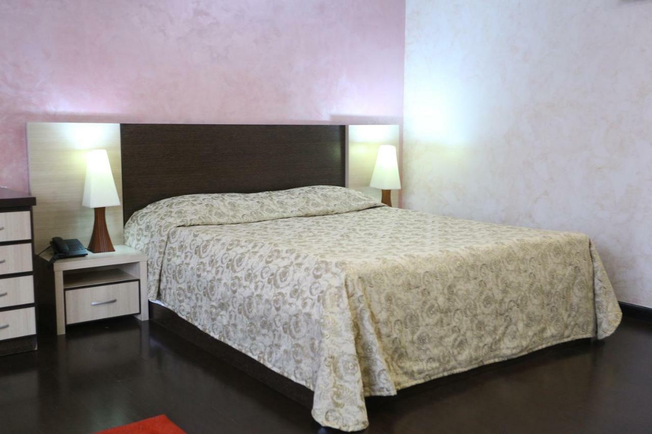 Vanatur Hotel Ґюмрі Екстер'єр фото