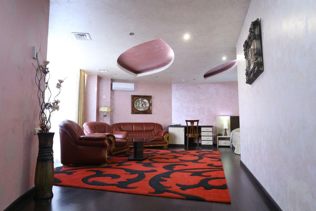 Vanatur Hotel Ґюмрі Екстер'єр фото